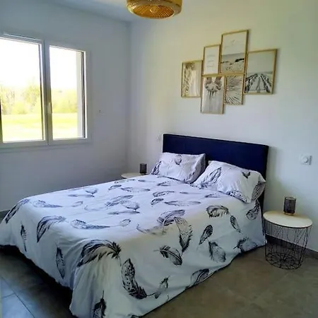 Maison Neuve, Jardin Et Acces Prive A La * Canet-de-Salars