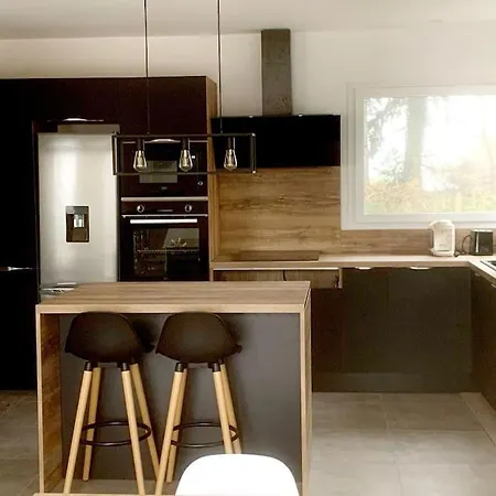 Maison Neuve, Jardin Et Acces Prive A La